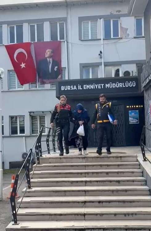 Emekli polis memuru eşini öldüren kadın, 15 parçaya ayırmış 9